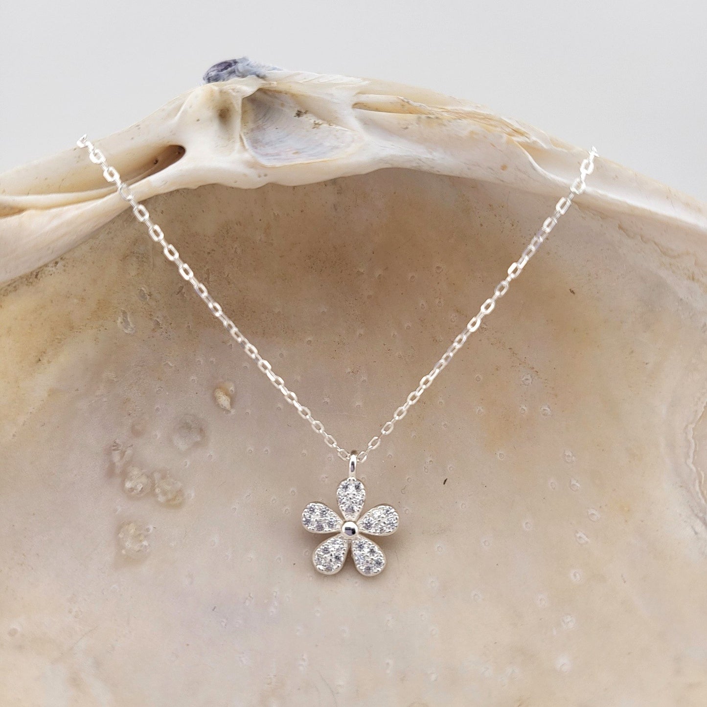 Sterling Silver Daisy Bloom Necklace