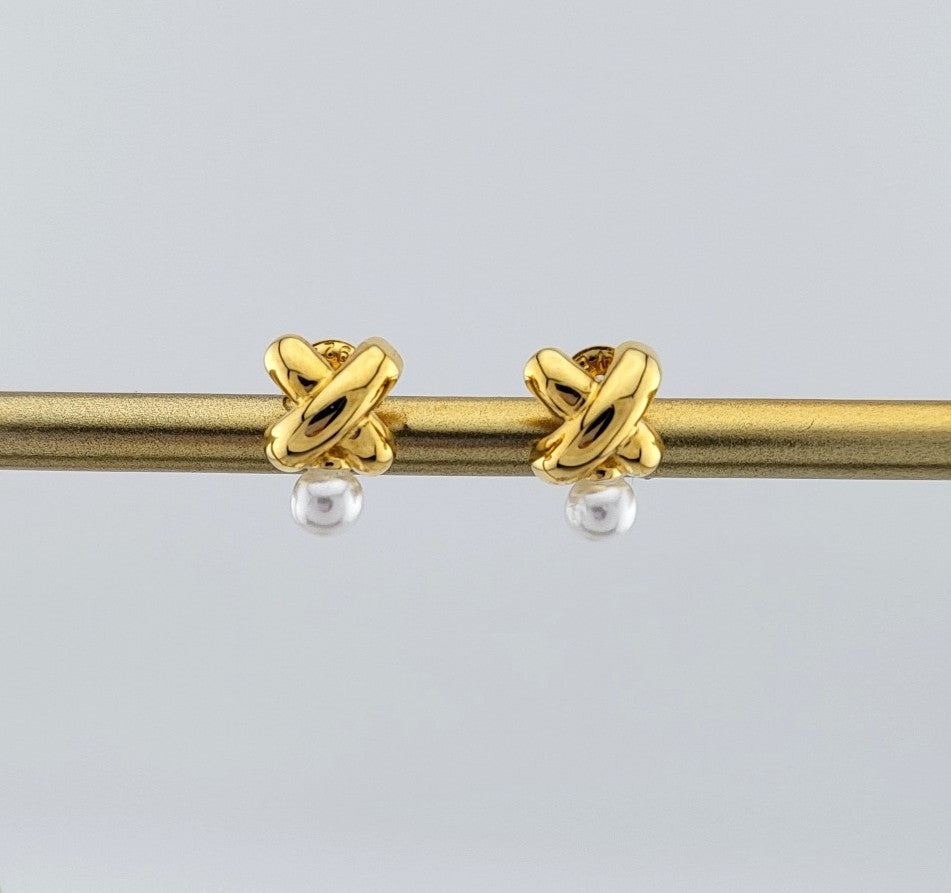 Gold Plated Sterling Silver Kiss Pearl Stud Earrings