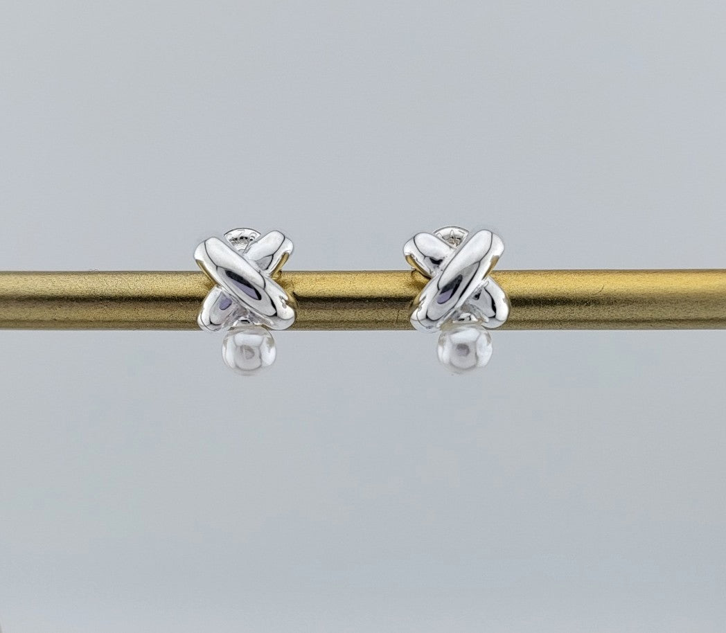 Sterling Silver Kiss Pearl Stud Earrings