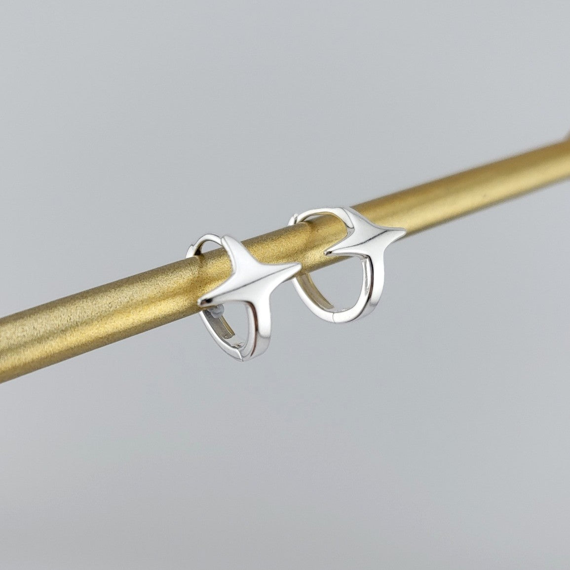 Sterling Silver North Star Sleek Huggies