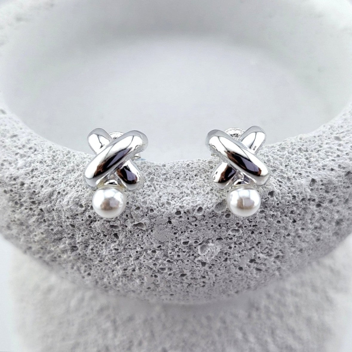 Sterling Silver Kiss Pearl Stud Earrings